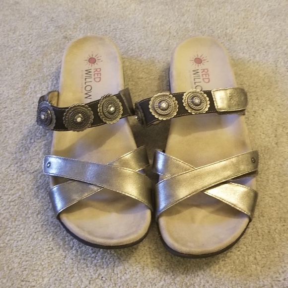 taos slide sandals